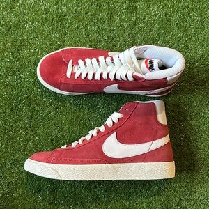 Nike Boys Blazer Mid 77 DA4672-600 Red Seude Vintage Sneakers